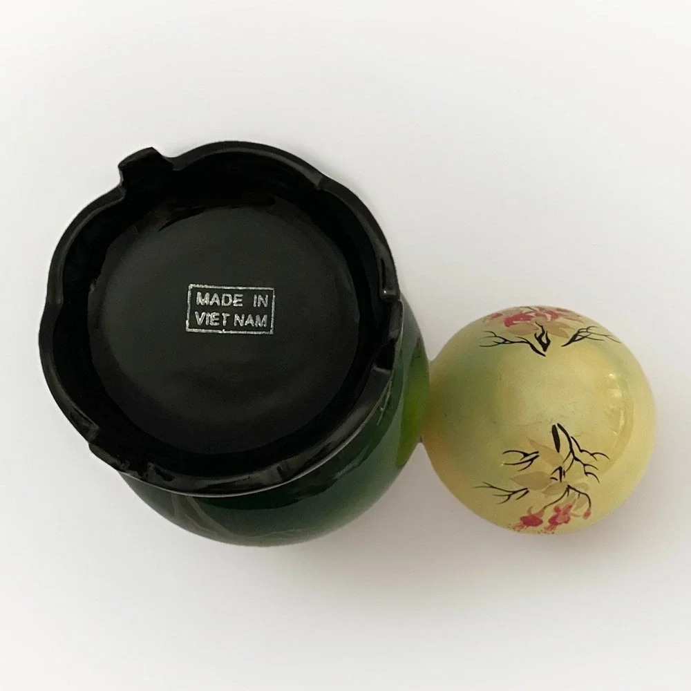 Vintage Vietnamese Hand Painted Lacquerware Egg With Lid‎ And Base